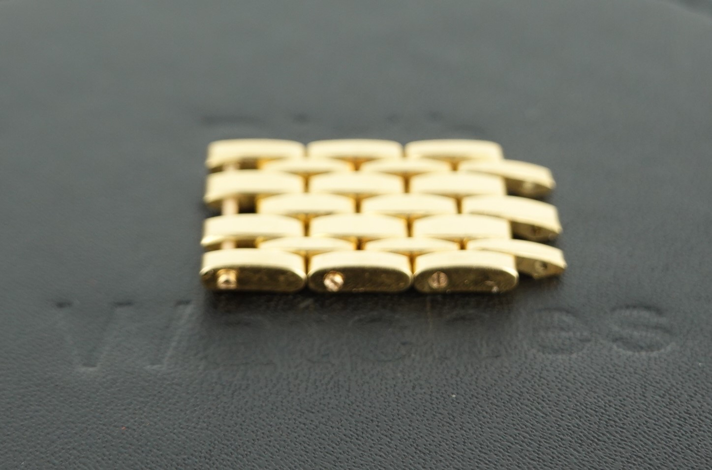 15mm Jaeger-LeCoultre 18k yellow gold Reverso - Image 2